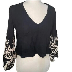 BILLABONG Embroidered Crop Top - size small